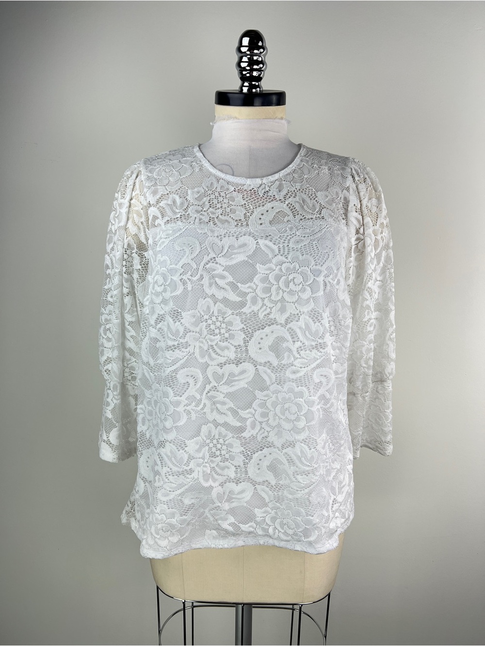 💚 3743. White Lace Floral Blouse - Elegant Long Sleeve Top